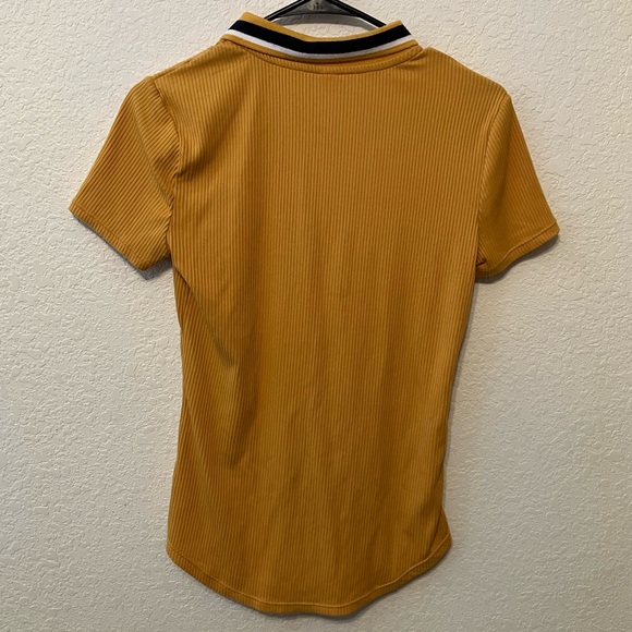 5/$25 Ribbed Collar Top - Picture 2 of 2